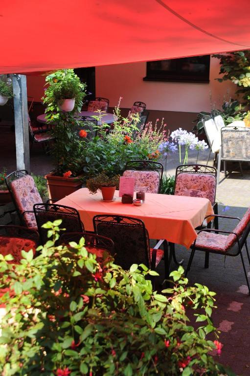 Hotel Restaurant Sonnenhof Weyerbusch Buitenkant foto