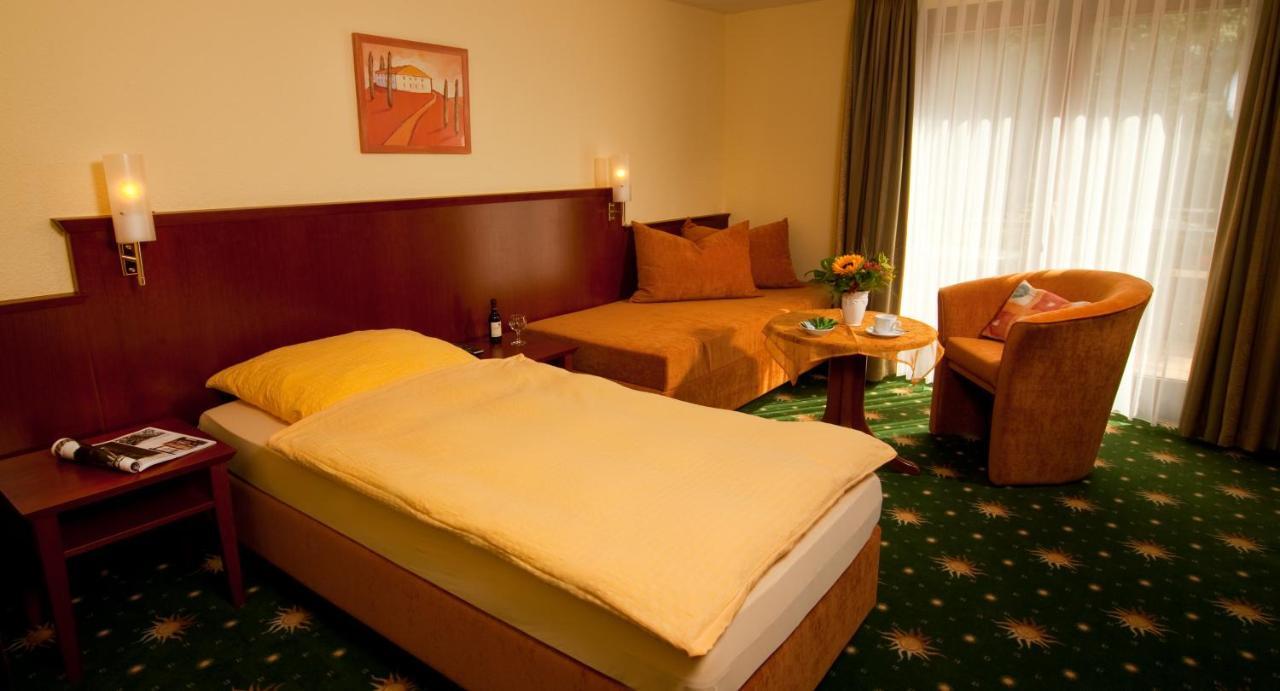 Hotel Restaurant Sonnenhof Weyerbusch Kamer foto